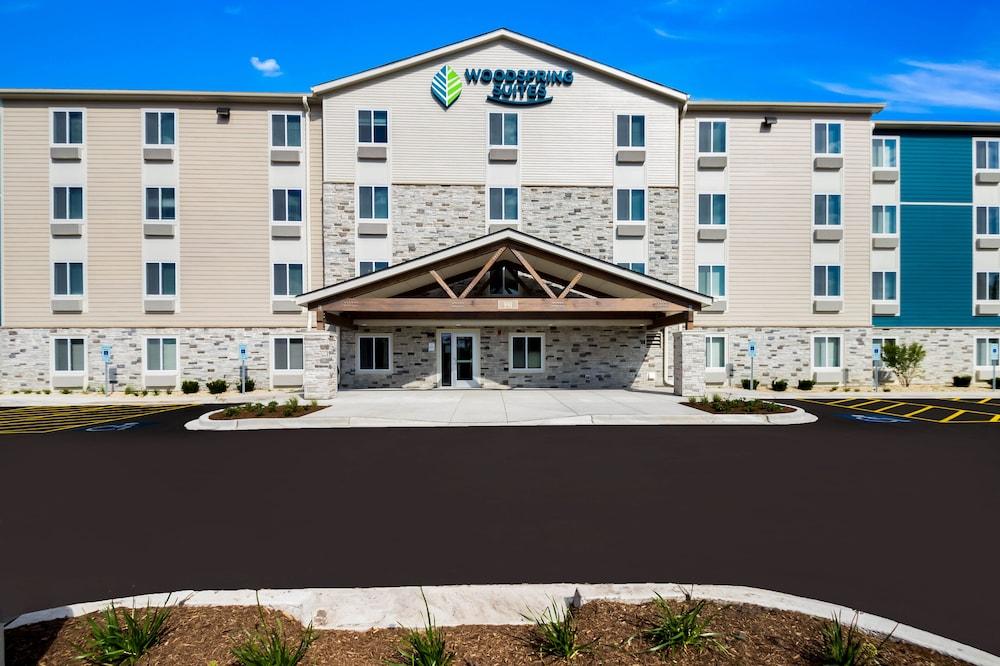 WoodSpring Suites Chicago Addison photo 22