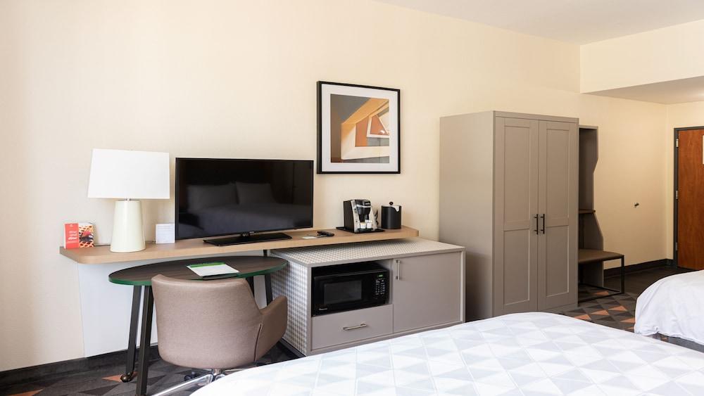 Sir David Guesthouse - Adults Only photo 2