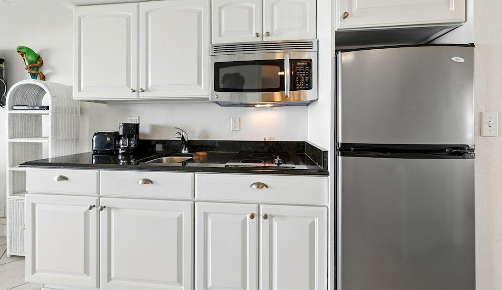 Beacher's Lodge Oceanfront Suites photo 65