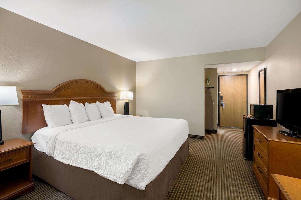 Revel Hotel Minot, SureStay Collection by Best Western photo 13