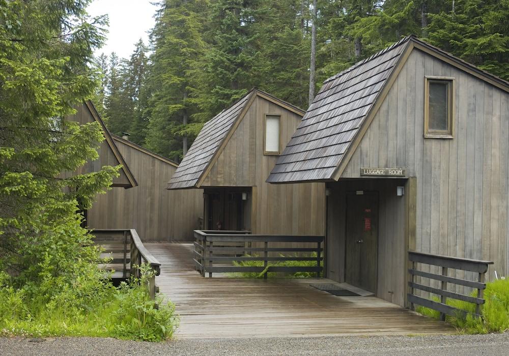Glacier Bay Lodge photo 1