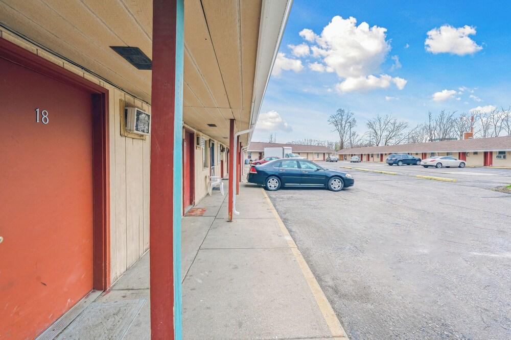 Flint Motel by OYO MI Near I-475 photo 32