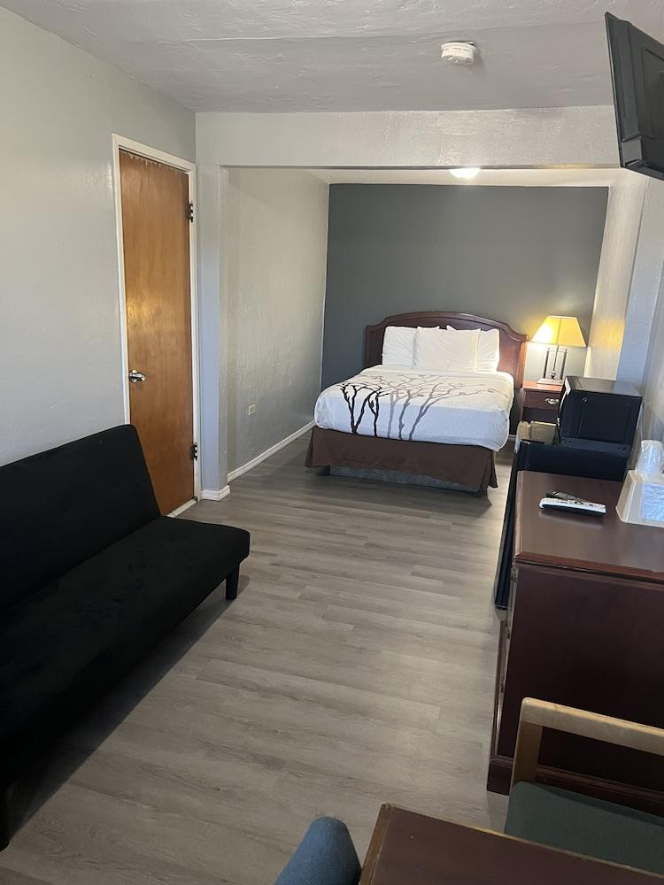 Greensburg Inn photo 6