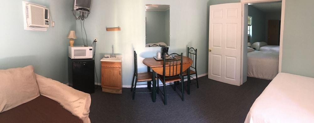 Cindys Motel photo 3