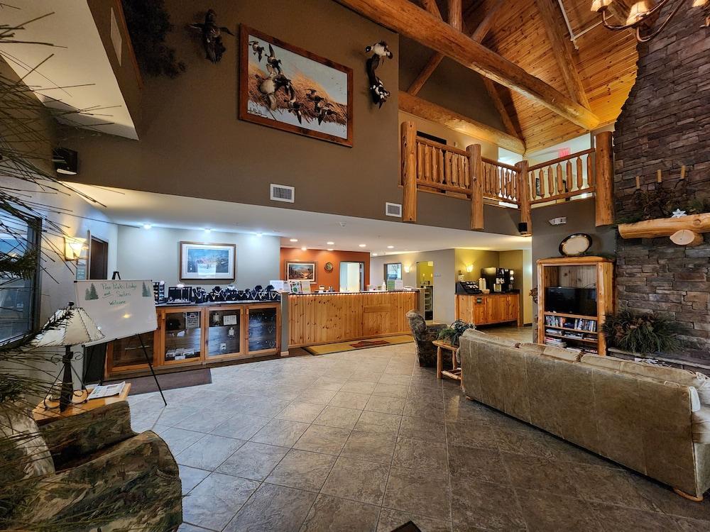 Pine Peaks Lodge & Suites photo 5