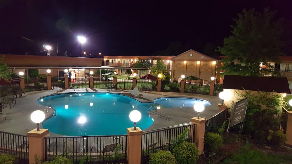 Royal Inn photo 51
