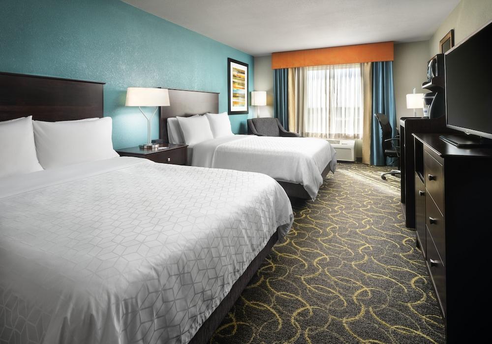 Holiday Inn Express & Suites DFW - Grapevine by IHG photo 20