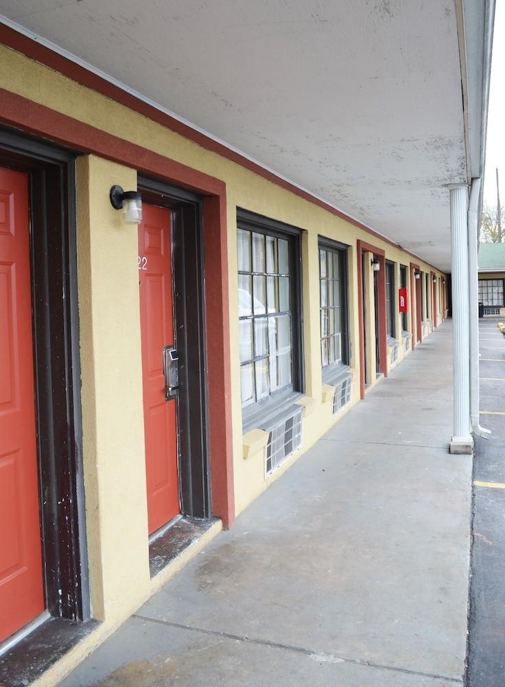 Budget inn photo 16