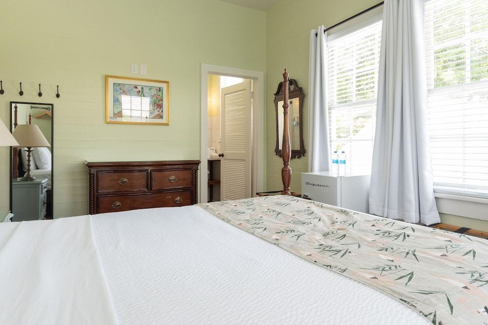 The Porch on Frances Inn photo 22