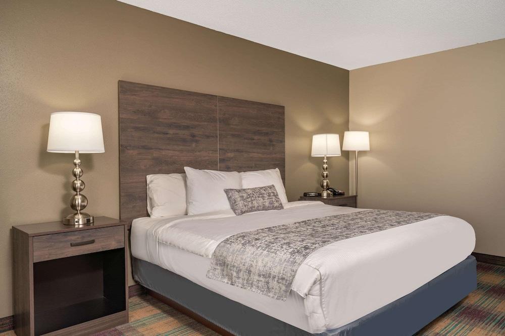 Baymont by Wyndham Baldwin photo 13