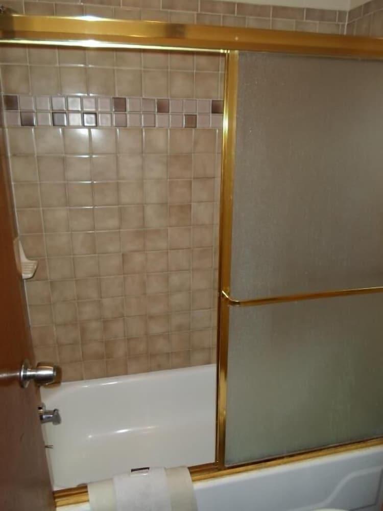 Budget inn photo 12