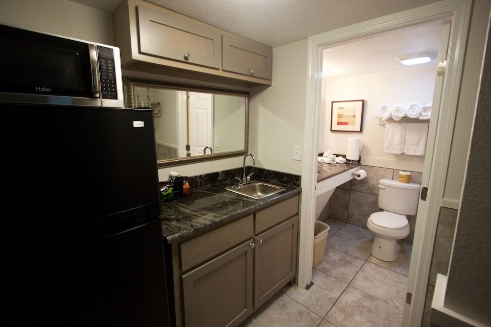 At Home Inn & Suites photo 40