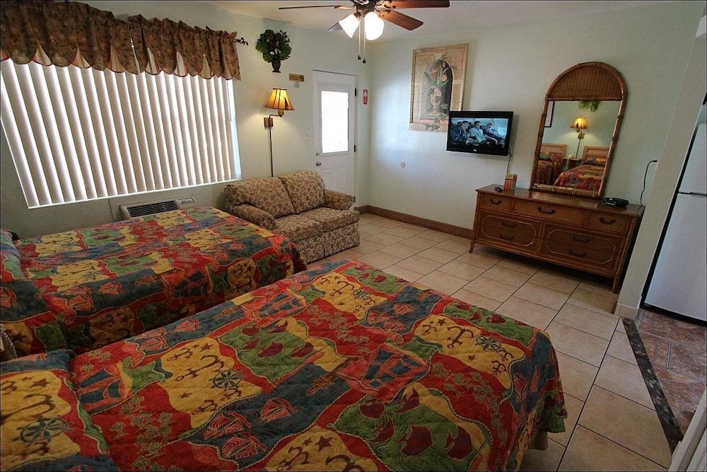 Silver Sands Motel photo 14