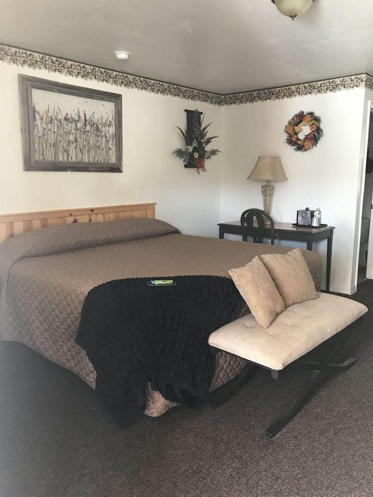 Rustic Inn Motel photo 86