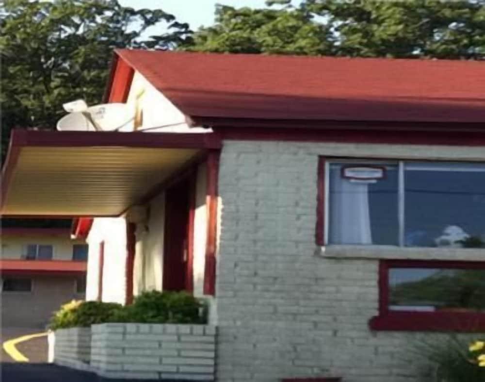Budget Inn photo 8