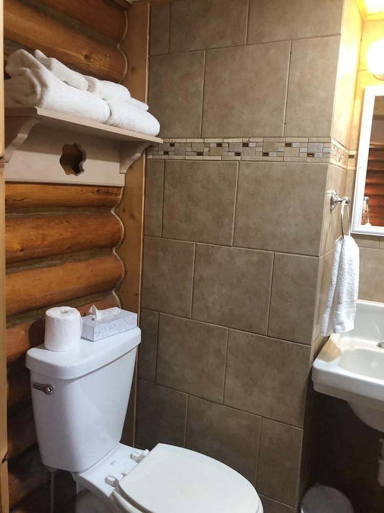 Sportsmans Lodge photo 63