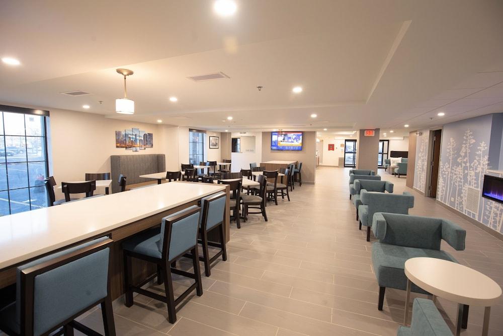 MainStay Suites Oak Brook Terrace-Chicago photo 3