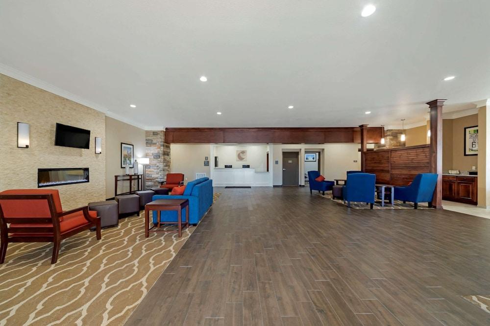 Comfort Inn & Suites Harrah photo 28