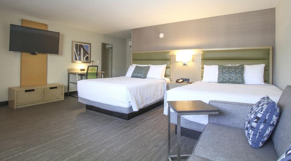 GreenTree Pasadena Inn photo 7