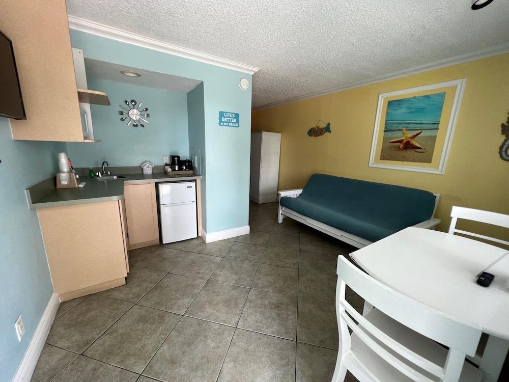 Pelican Pointe Clearwater Beach Hotel photo 38