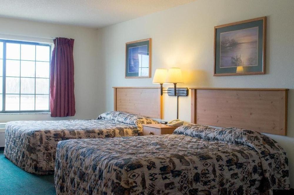 White Oak Inn & Suites photo 40