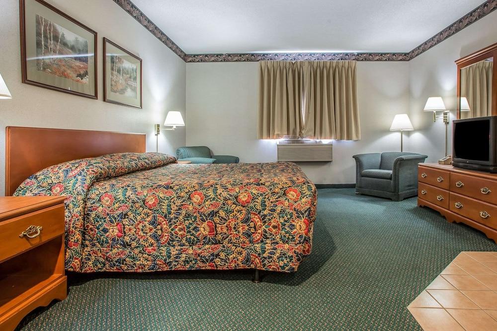 Rodeway Inn Bedford photo 27