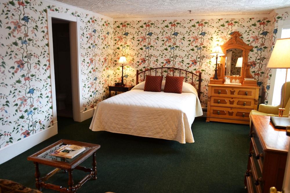 Stafford's Bay View Inn photo 5