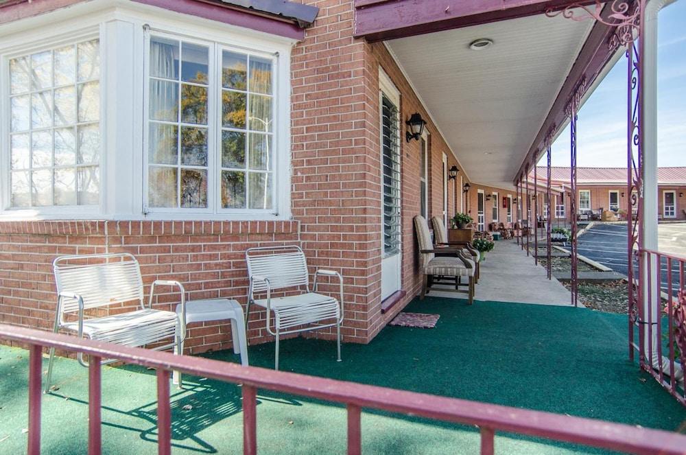 Potomac River Motel photo 54