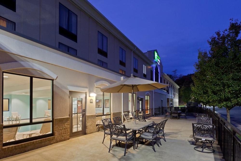 Holiday Inn Express Hotel & Suites Winchester by IHG photo 22