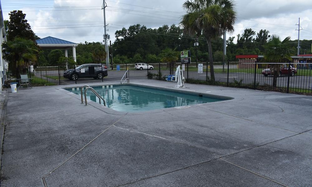 Executive Inn and Suites Baker photo 23