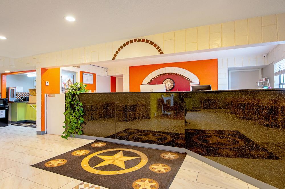 Economy Inn & Suites photo 2