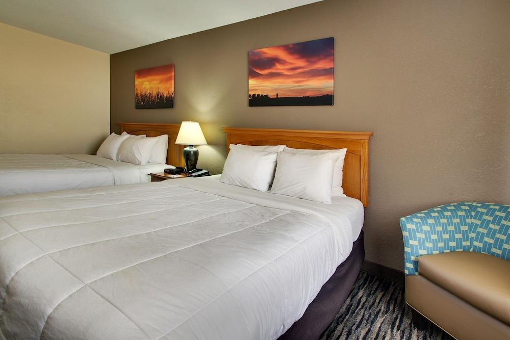 EverSpring Inn & Suites photo 12