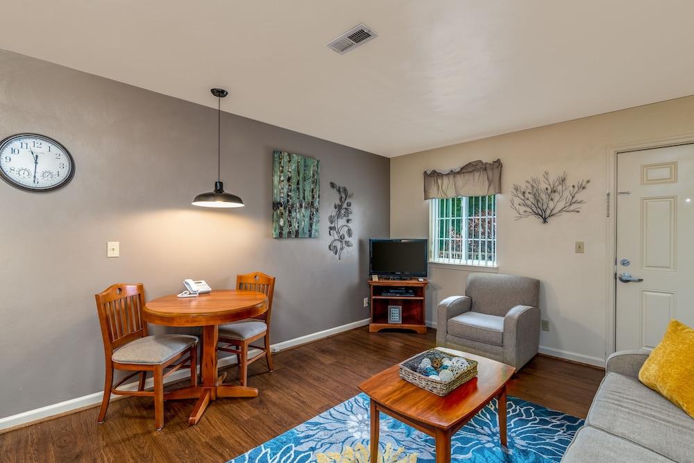 Affordable Suites of America Harrisonburg photo 34