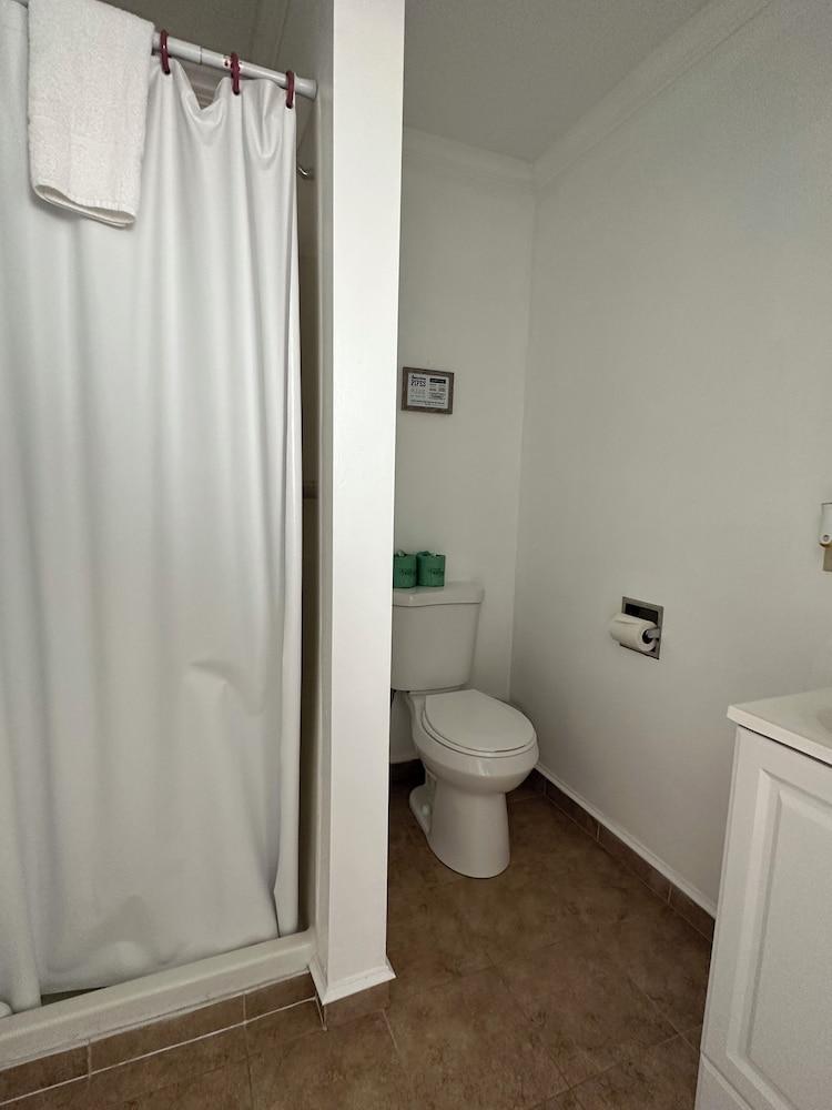 Sandcastle Beachfront Inn photo 30