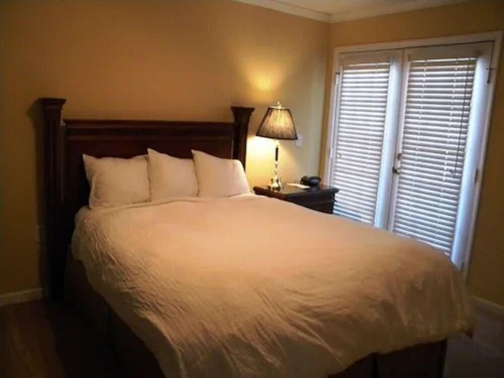 The Smith House photo 14