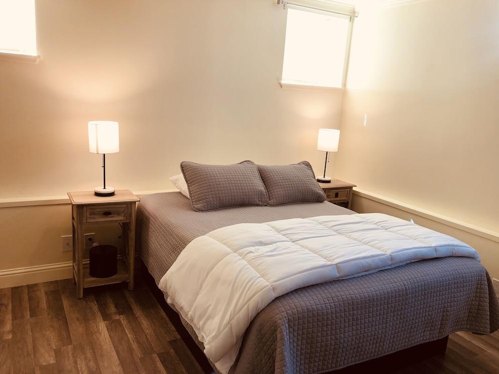 Pacific Grove Inn photo 34