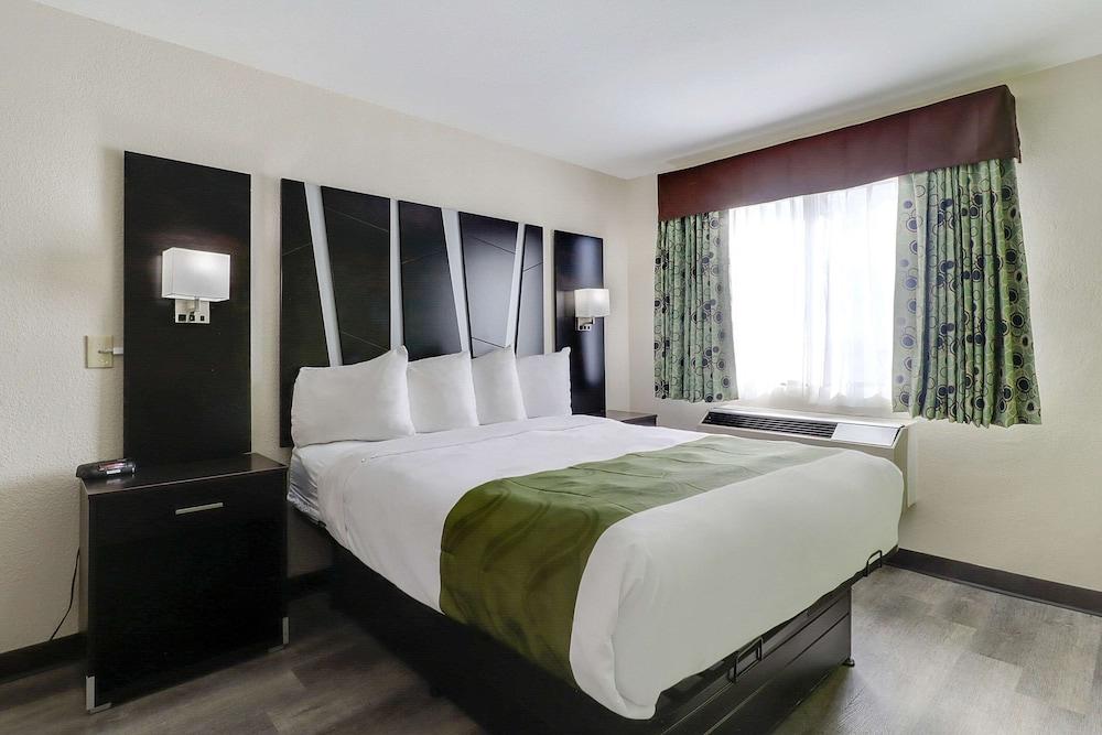 Quality Suites Albuquerque Airport photo 25