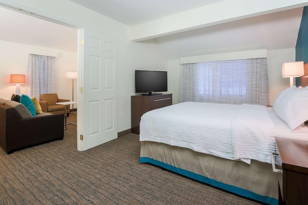 Hawthorn Suites by Wyndham Tinton Falls photo 31