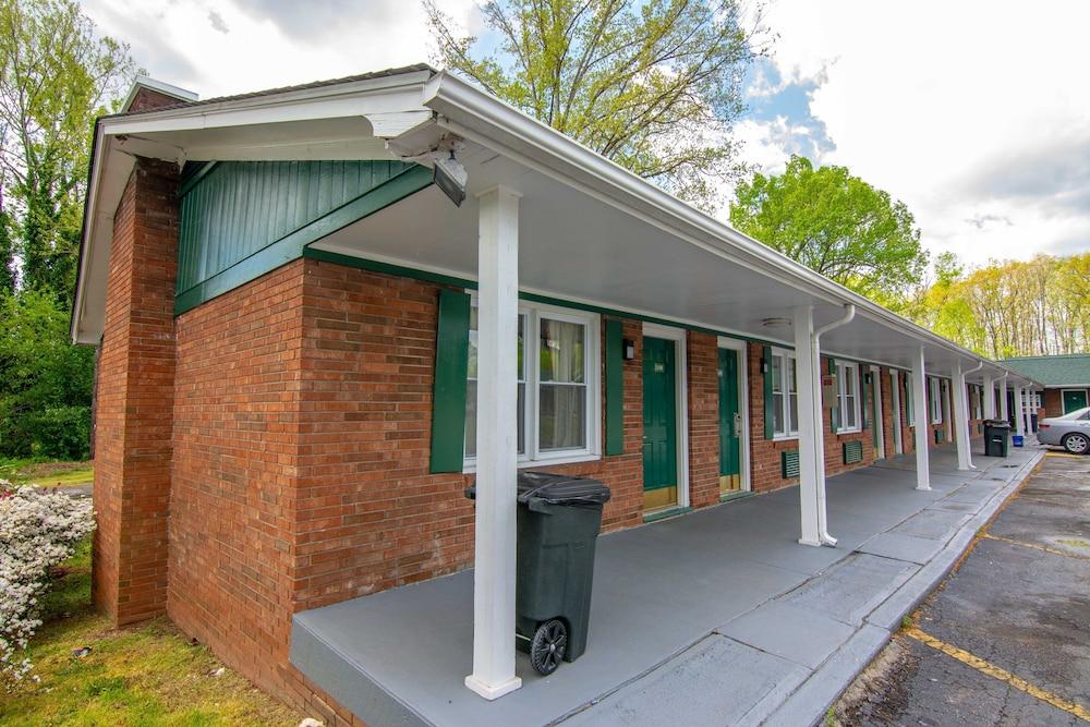 Eden Inn Motel photo 15
