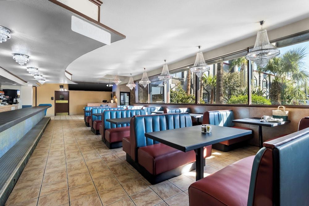 Hiltop Hotel photo 17