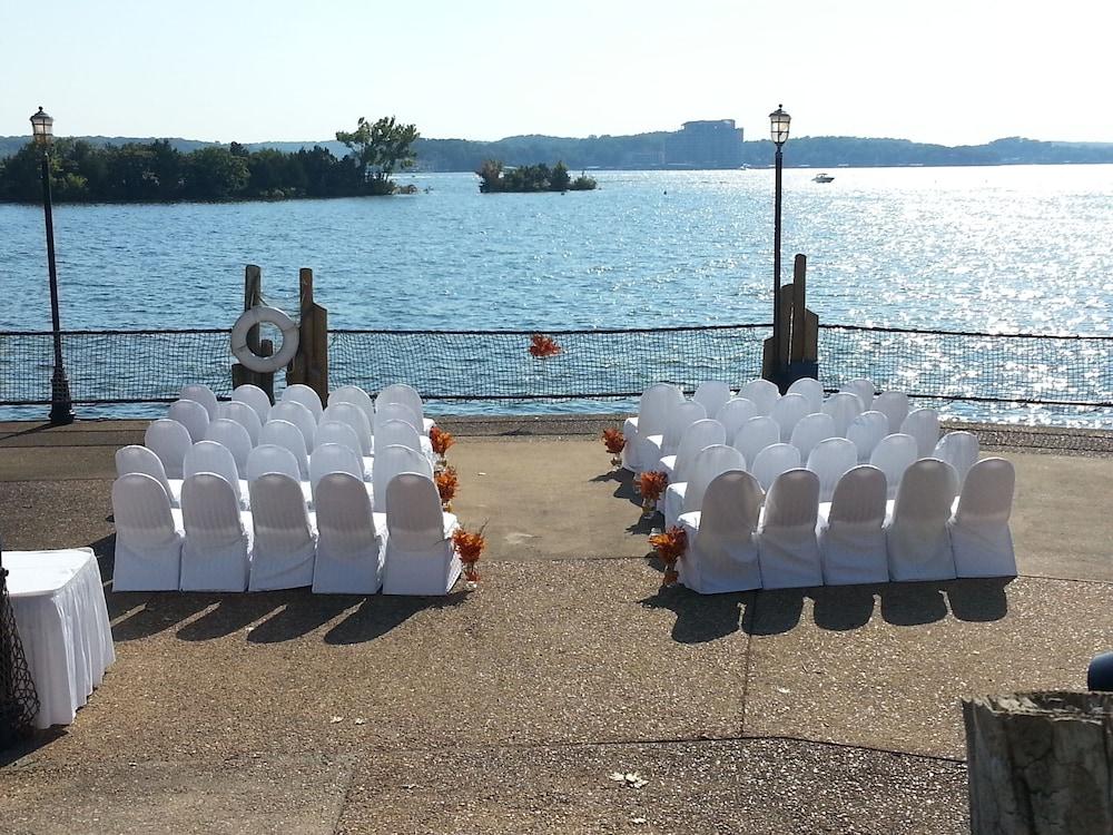 Lodge Of Four Seasons Golf Resort, Marina & Spa photo 65