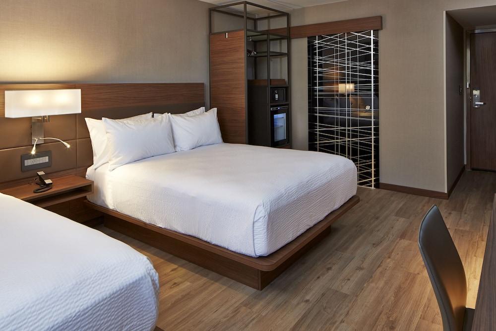 AC Hotel by Marriott Atlanta Downtown photo 11