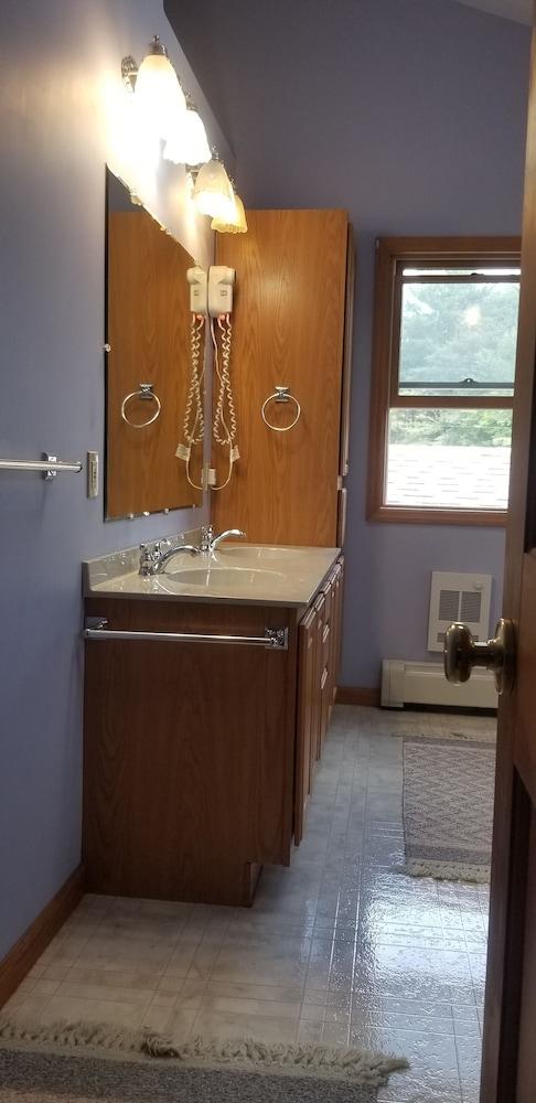 Red Ranch Motel photo 98