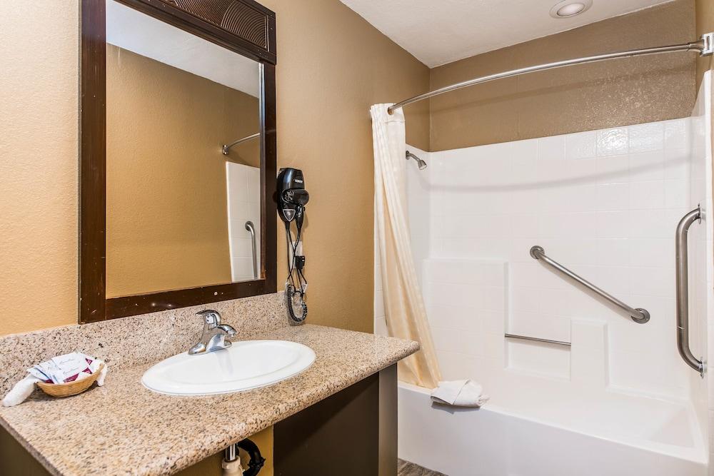Budget Inn photo 11