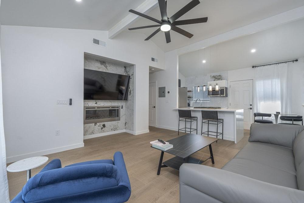 Ash & Ko Boutique Lodging photo 22