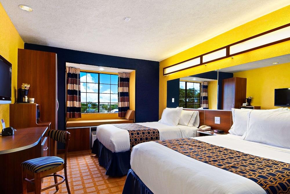 Microtel Inn & Suites by Wyndham New Braunfels photo 9