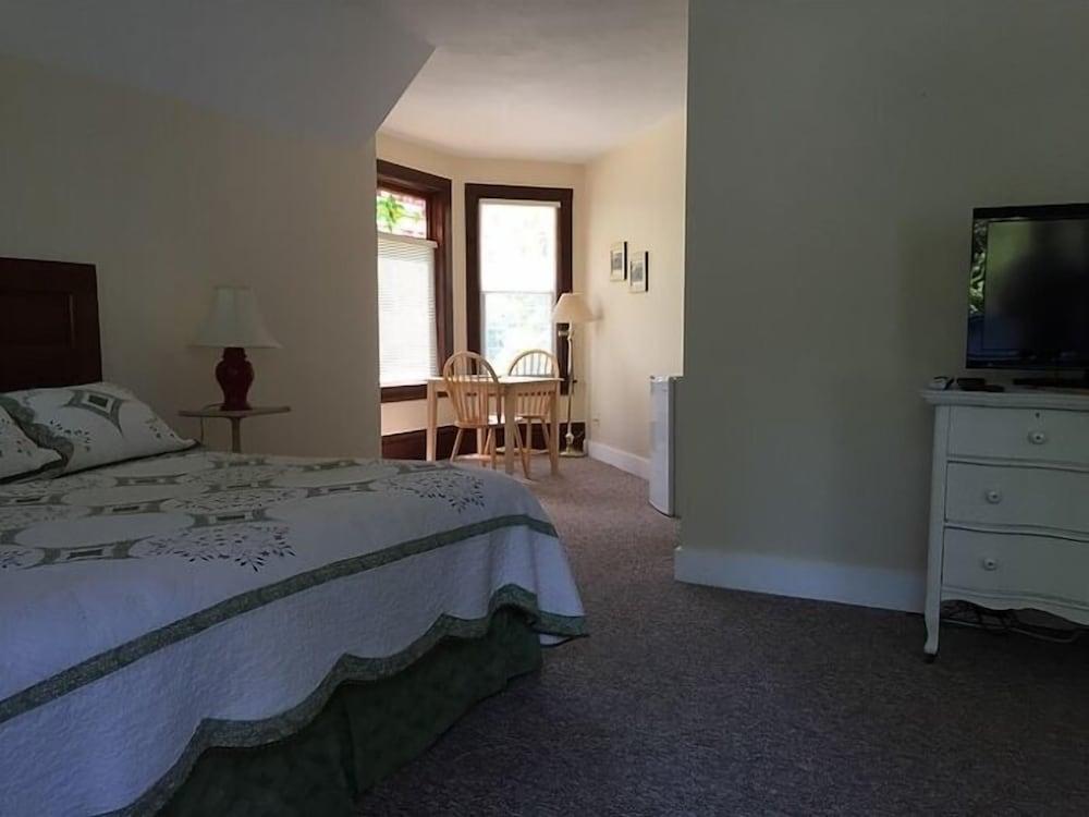 Harbor Light Inn photo 60