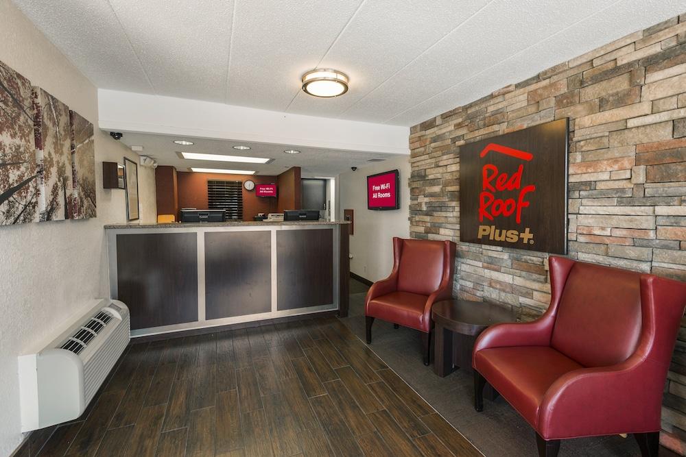 Red Roof Inn PLUS+ St Louis - Forest Park/ Hampton Ave  photo 2
