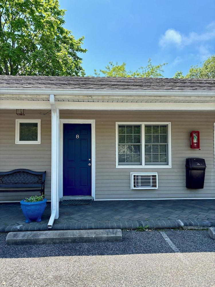 Westhampton Seabreeze Motel photo 16