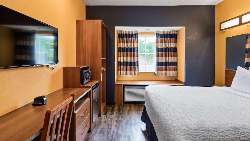 SureStay Plus Hotel by Best Western Keyser photo 4